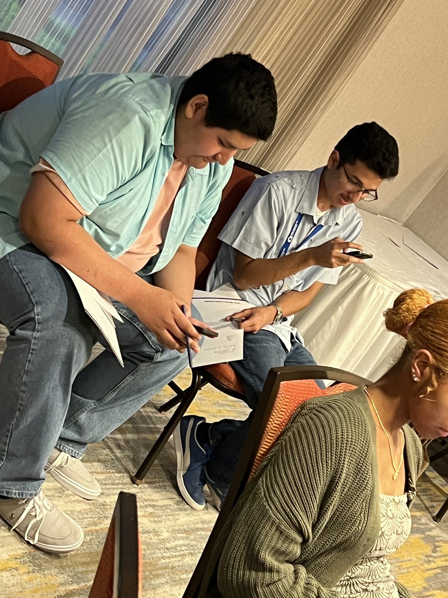 SAISD_AVID's tweet photo. End of Day 2: Return on Investment session with scholars exploring the cost of attendance, financial gap, graduation rates and earned salary. @SAISDthePost @SAISDFoundation @SAISD_CI @ALA_SAISD @SAISDBrackHS @SAISDBurbankHS @SAISDEdisonHS @SAISDLanier @Fox_Tech_HS https://t.co/X5n9TCpVUR