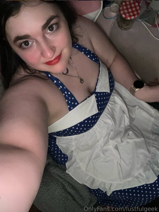 Just a dripping horny housewife waiting for you to come home and satisfy my needs ;) https://t.co/1e