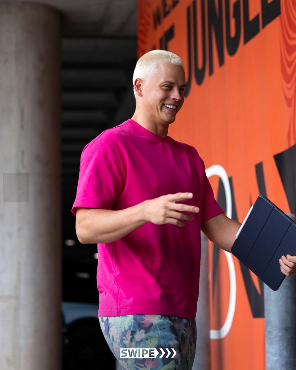 TSN_Sports's tweet photo. New year, new him??

(Via: @Bengals) https://t.co/fR1GN9ir9k