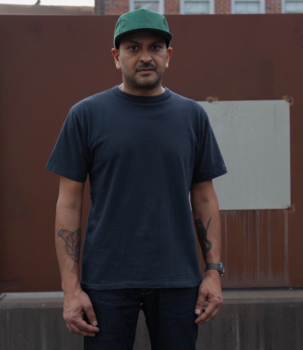 csoutpoststl's tweet image. Effortlessly cool and supremely comfortable, the Haleiwa Loopwheel Crewneck Tee by Sunray Sportswear is a must-have staple. Made in Japan on traditional loopwheel knitting machines, the process is slow and deliberate, resulting in unparalleled quality. bit.ly/haleiwaloopwhe…