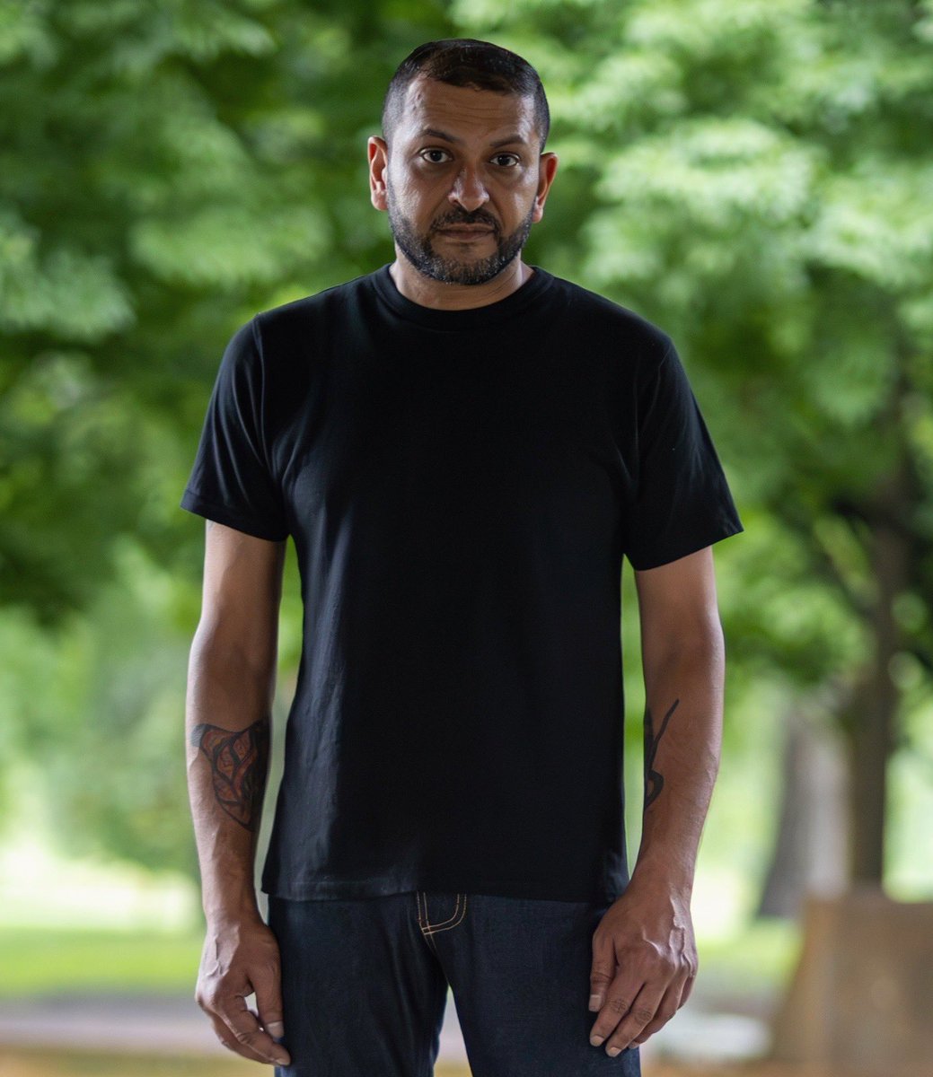 csoutpoststl's tweet image. Effortlessly cool and supremely comfortable, the Haleiwa Loopwheel Crewneck Tee by Sunray Sportswear is a must-have staple. Made in Japan on traditional loopwheel knitting machines, the process is slow and deliberate, resulting in unparalleled quality. bit.ly/haleiwaloopwhe…