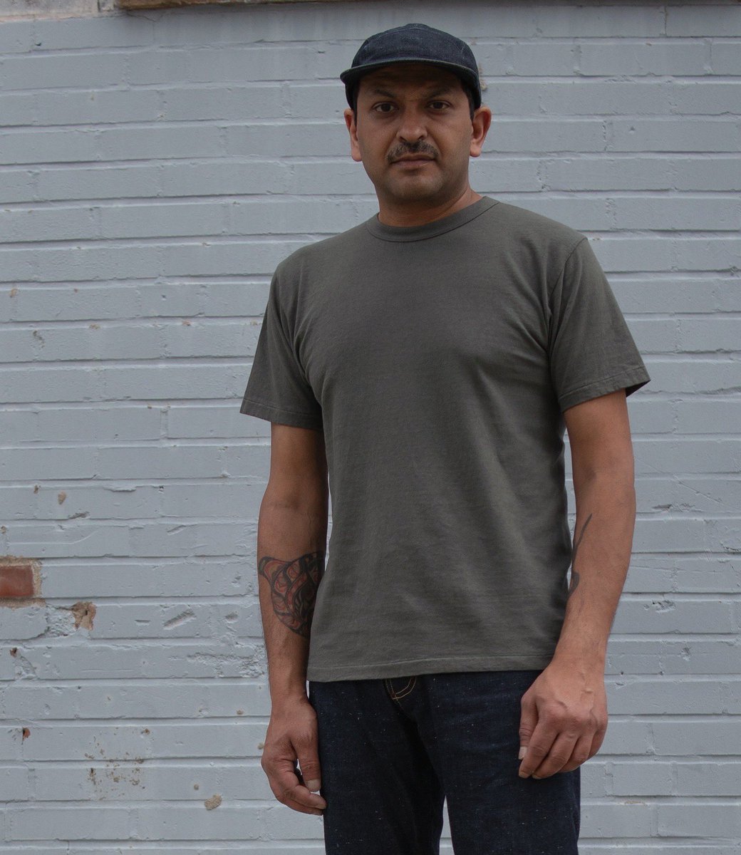 csoutpoststl's tweet image. Effortlessly cool and supremely comfortable, the Haleiwa Loopwheel Crewneck Tee by Sunray Sportswear is a must-have staple. Made in Japan on traditional loopwheel knitting machines, the process is slow and deliberate, resulting in unparalleled quality. bit.ly/haleiwaloopwhe…