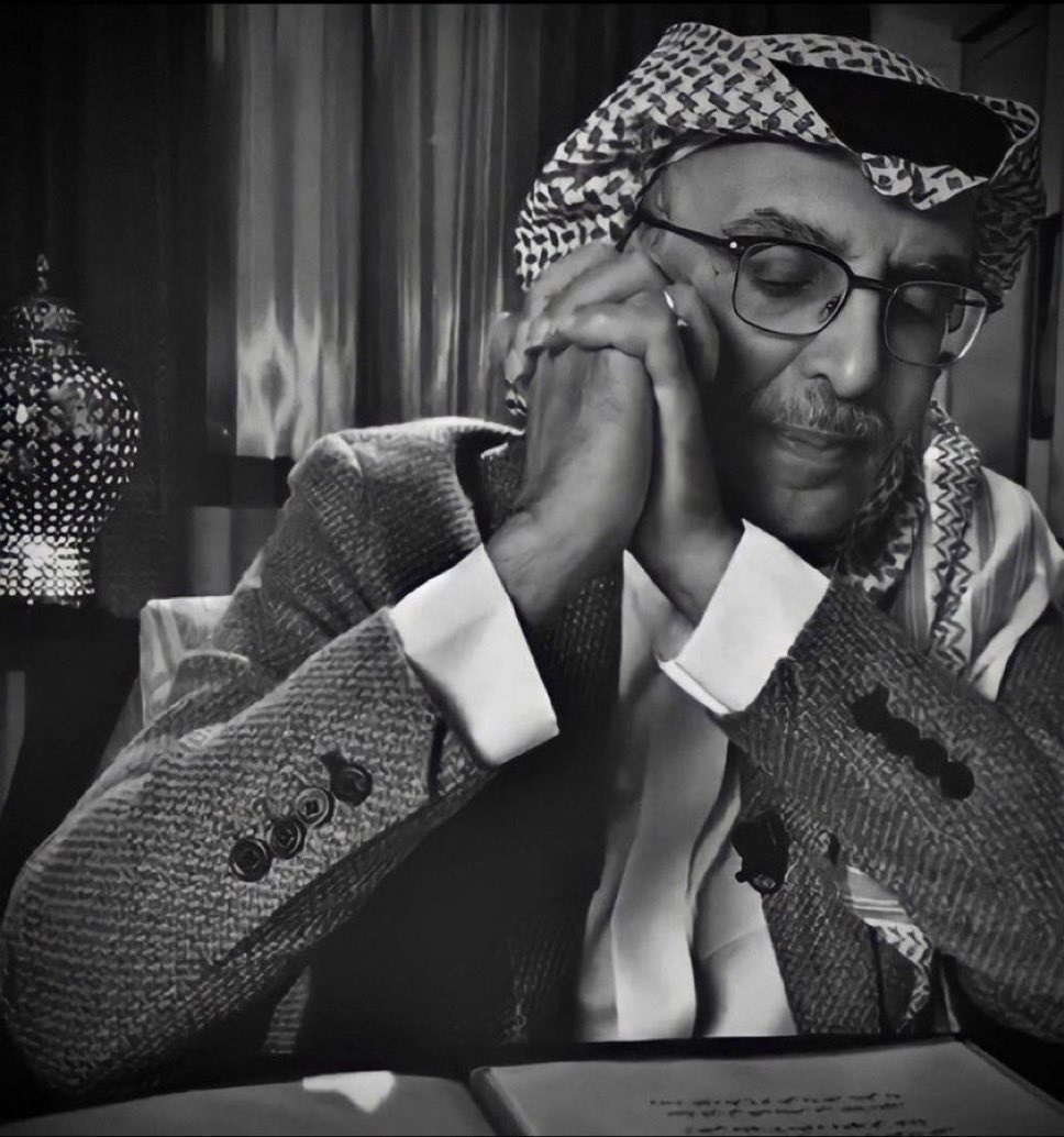 أعاتبها ويلمع دمعها واغير الموضوع
أنا الغلطان دام السالفه تاصل مدامعها ..