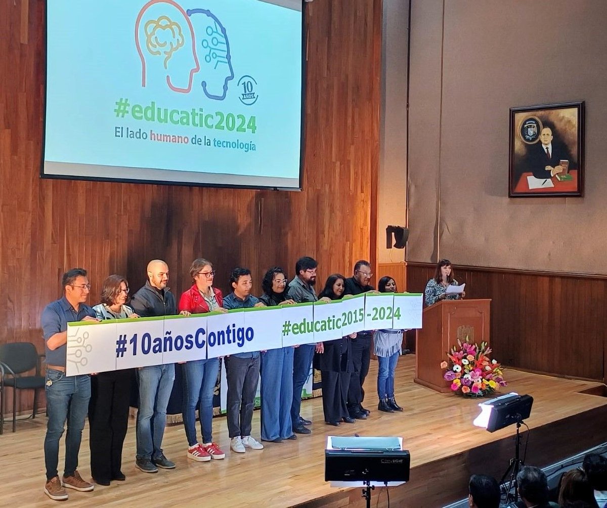 UNAMdigital's tweet photo. #educaTIC2024 dio inicio con un recuento de las nueve emisiones pasadas, sesiones en las que han participado docentes y estudiantes de diferentes escuelas y facultades de la #UNAM, además de académicos y especialistas de otros países.
#educatic #DGTIC #OrgulloUNAM #OrgulloDGTIC https://t.co/MgfZN9AoRW