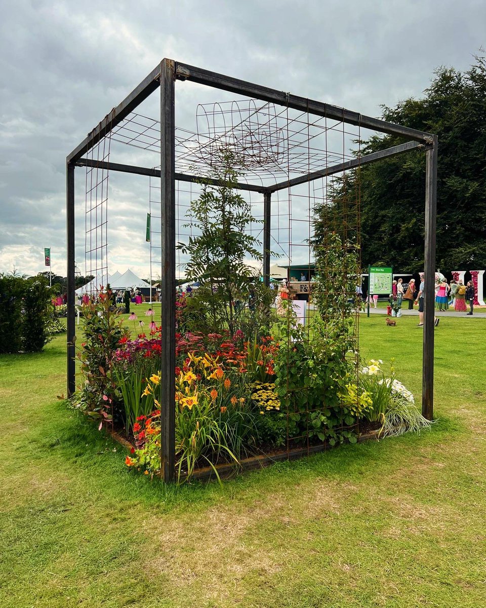 KRMSafety's tweet photo. Beautifully, sunny photos from the 25th year of the RHS Flower Show at Tatton Park!

#KRMsafetymanagent #healthandsafety #rhstattonpark #rhstatton #rhsflowershow #tattonpark https://t.co/fNVM3qzYva