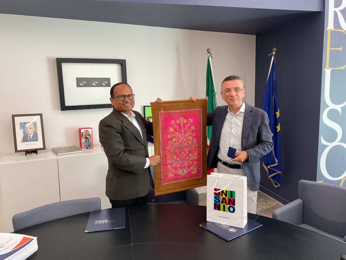 profgrsinha's tweet photo. I am glad that both of our universities have signed an MOU for benefits of researchers, faculty and students of both the universities

#MOU #students #research #faculty #collaboration #Benevento #Italy #Gujarat #Vadodara #India #gsfcu #gsfcuniversity #UNISANNIO @GSFCIndia https://t.co/MItmI0UgKy