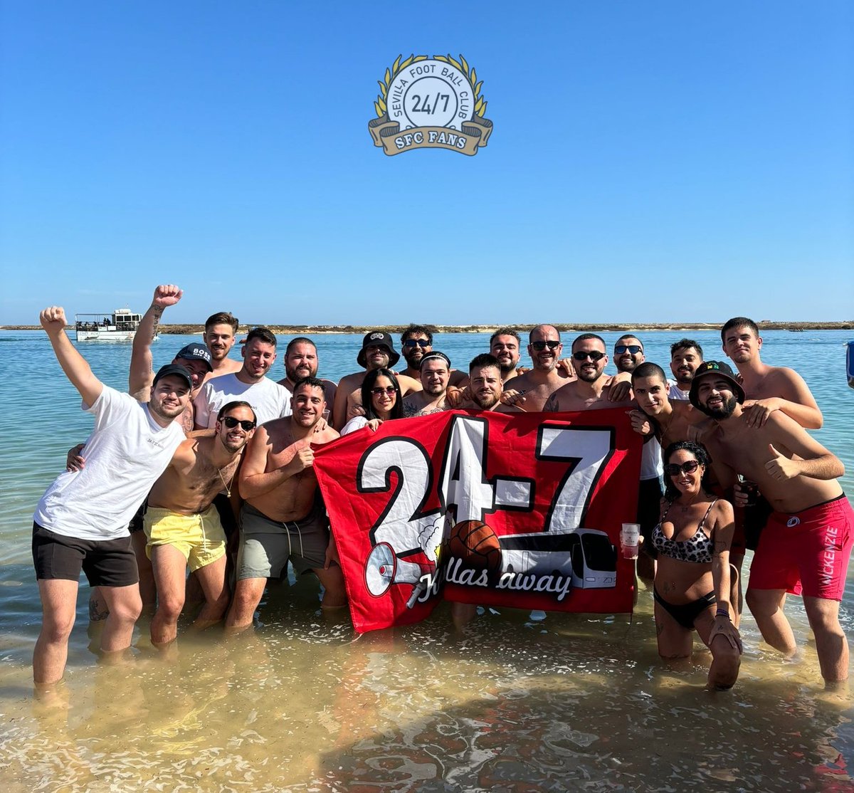 247SfcFans's tweet photo. ⚪️🔴 Playa &amp; Sevilla Fc 🔴⚪️
#247Sfcfans https://t.co/yweOgqviMv