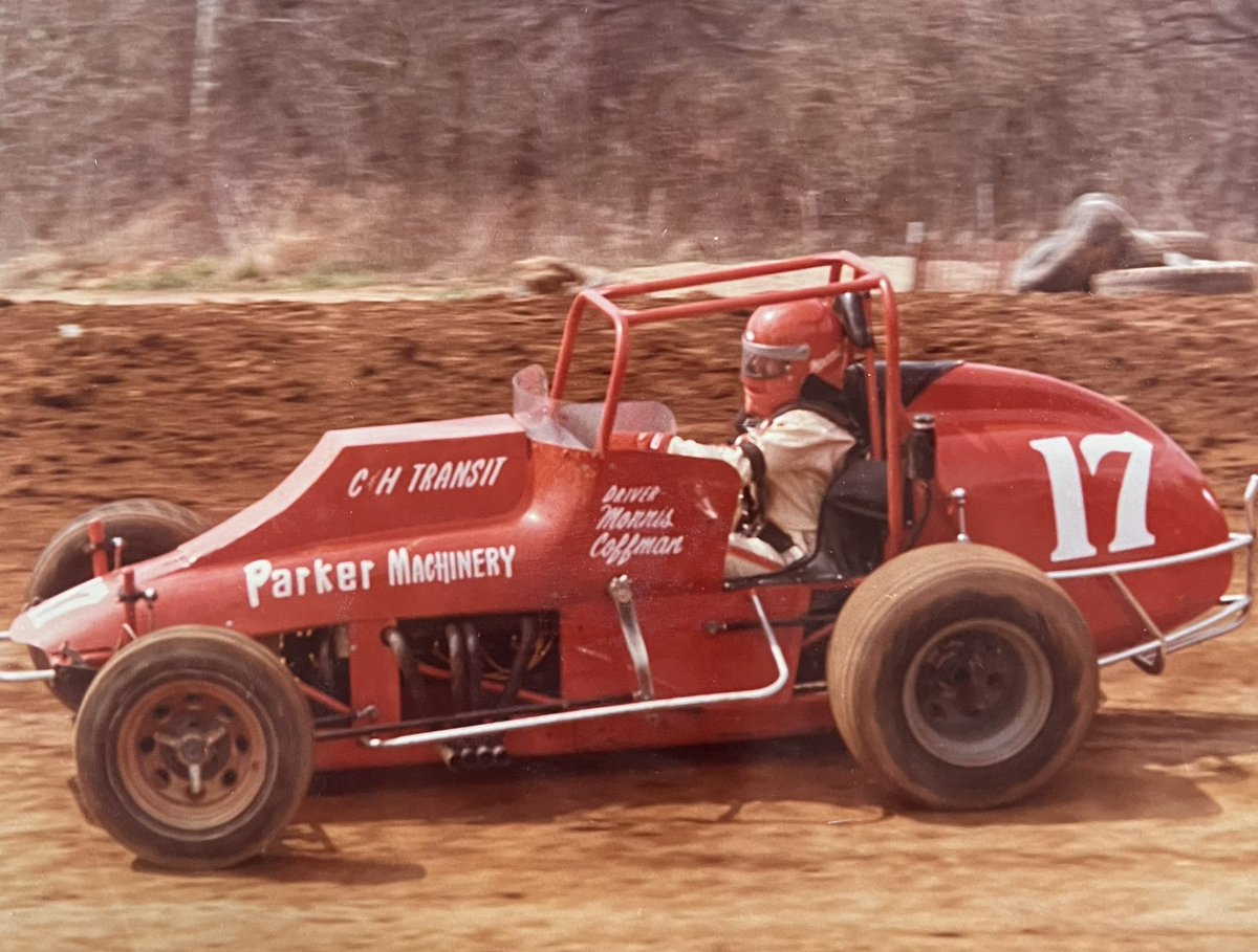 MorrisCoffman14's tweet image. #TurnTwoTuesday - “Elbows up” in the Parker/C&amp;amp;H #17 - 1983. 
#SprintCarRacing #OpenWheel #MorrisCoffman 
📸 MCR Collection