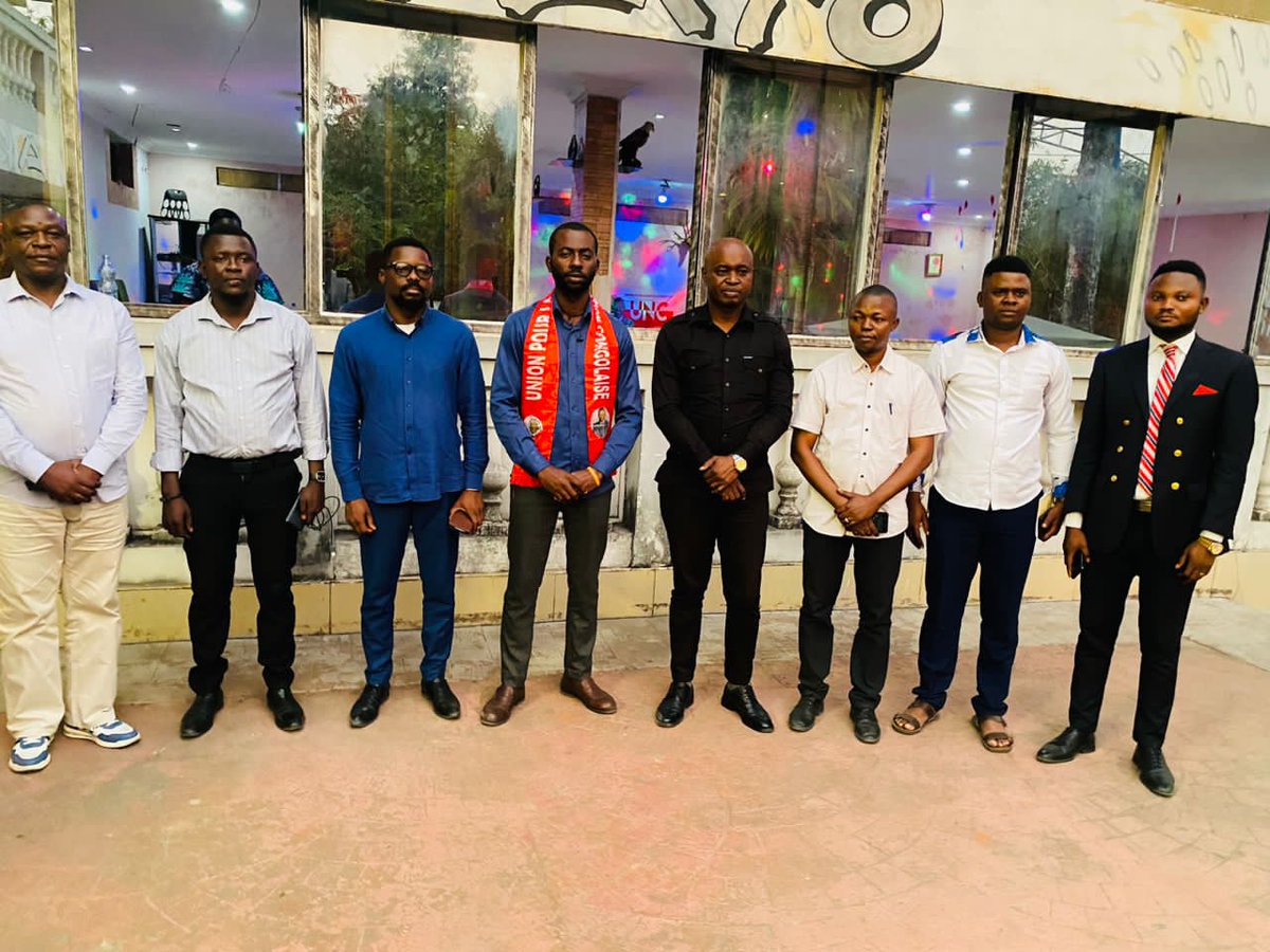 PrezDlaJeuneuss's tweet photo. 🌟 Le dimanche dernier 21 juillet 2024, 1e rencontre fructueuse a eu lieu sous l'égide d Mr @BoscoAmisi, nouveau SIFA/Tshangu. L'objectif : mettre en œuvre la politique du SIF @GaborienM "Consommons VK à Kin".

🗣️ Des échanges constructifs ont eu lieu avk ls hauts de la Tshangu. https://t.co/AQdiaDMQ00