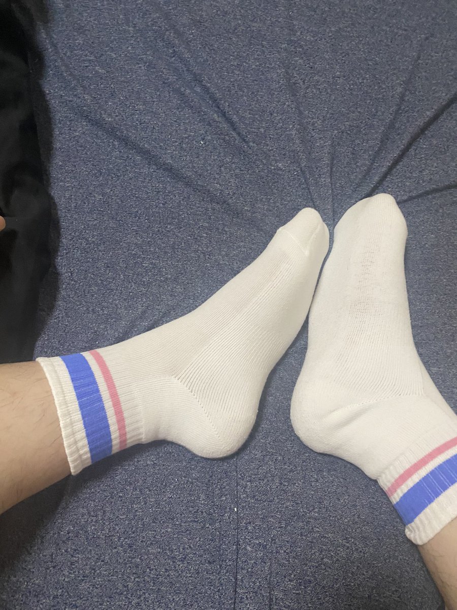 kuri_arasi's tweet photo. 罗森限定的袜子可爱捏 https://t.co/BkMzgOi6w9
