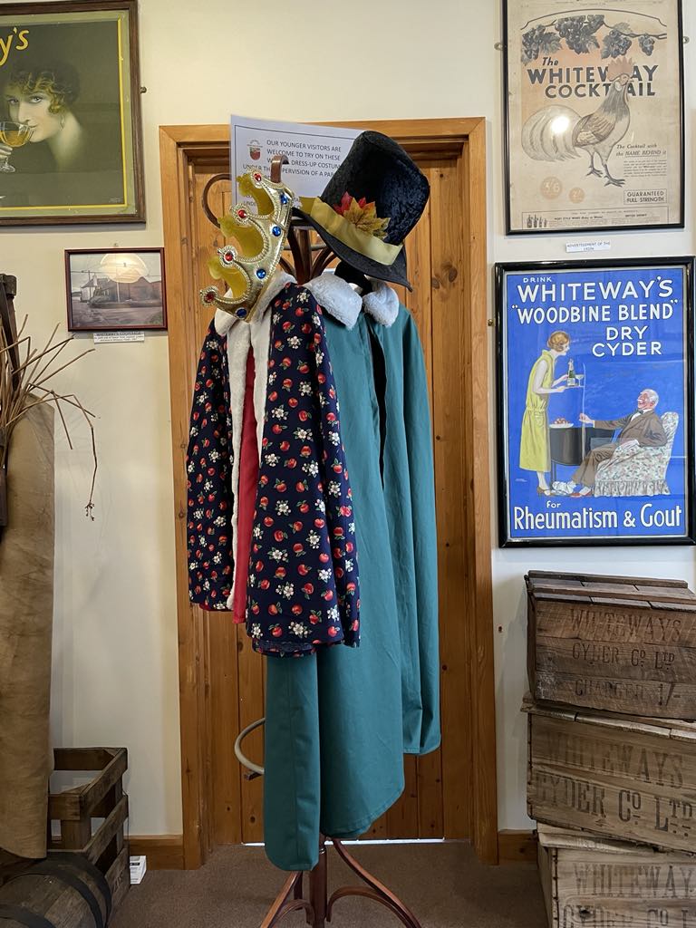 Why not kick off the holidays by visiting the Whimple Heritage Centre to learn about cider making in Devon, Whimple's part in two World Wars, and more besides? We now have dress up wassail costumes for children. Open Weds 1pm-3pm, Sat/BH Mon 10.30am-4pm 'til end Sep. #wassail