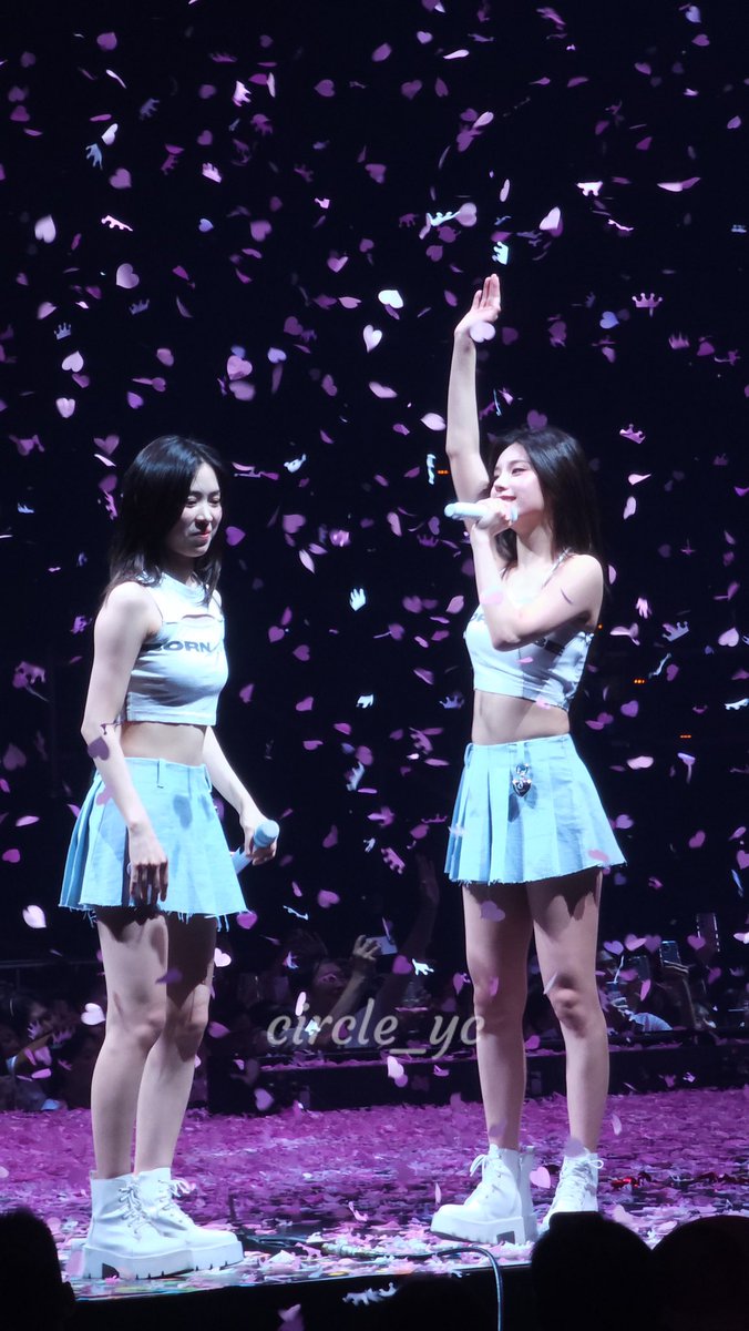 circle_yc's tweet photo. 20240720

玩彩帶的兩隻小貓😽

#ITZY #있지 #MIDZY #믿지
#ITZY_in_TAIPEI
#ITZY_BORNTOBE 
#ITZY_WORLD_TOUR https://t.co/7ZvVsQG5Ug