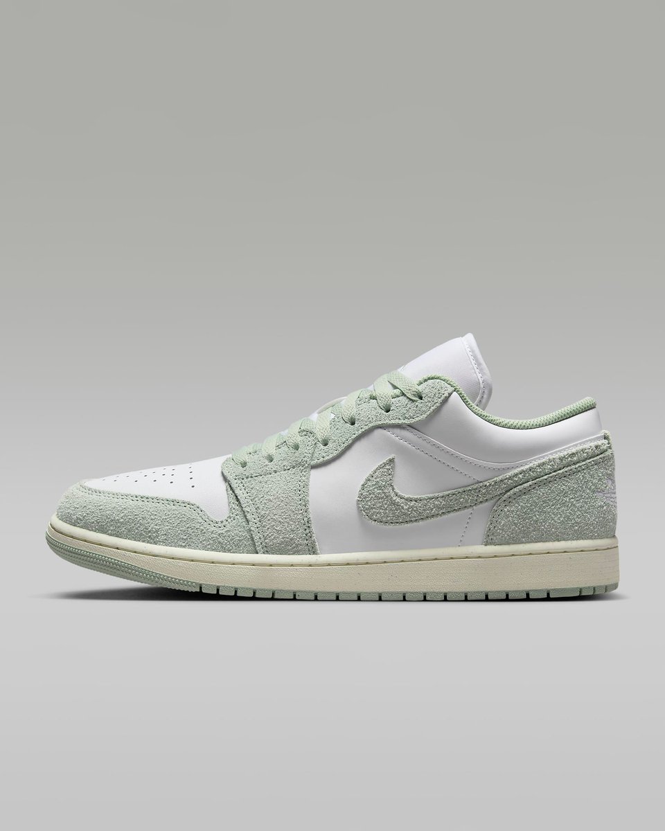 J23app's tweet photo. SALE: Jordan 1 Low SE's $70.48 on @nikestore with code SPORT25

White/Industrial Blue -> https://t.co/Q7xMeVb89K

White/Chlorophyll -> https://t.co/67Co77GsIw

White/Seafoam -> https://t.co/pZk7FuY4fv https://t.co/8LhyjM5nJB