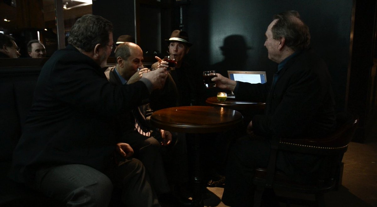 Pork Belly Futures Brigade: The SCAMMERHEAD
works some Commodities Traders in a Loop
watering hole, Chicago.
@scammerhead
now streaming free on <a href="/Tubi/">Tubi</a>:        
tubitv.com/movies/1000162…
And GooglePlay: bit.ly/46u7iBC 
#FilmNoir #ChicagoNoir #Tubi