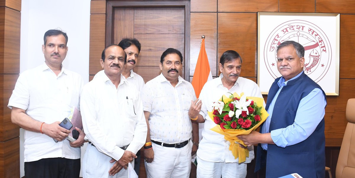 <a href="/upsejc_lko/">राज्य कर्मचारी संयुक्त परिषद, उत्तर प्रदेश</a> मुख्य सचिव उत्तर प्रदेश से कर्मचारी  समाज की समस्याओं के लिए राज्य कर्मचारीसंयुक्त परिषद का मिला प्रतिनिधि मंडल