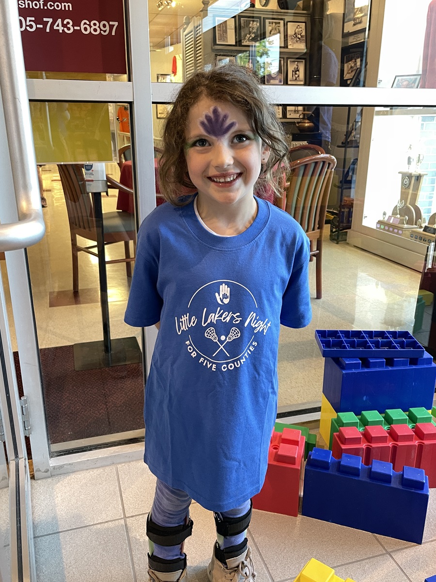 Double the fun, double the funds at recent #LittleLakersNight, as nearly $15,300 was raised for local kids’ treatment services – double last year’s total. A huge thank you and huge assist goes to <a href="/ptbolakerslax/">Peterborough Century 21 Lakers</a> + their fans for their show of support!

🥍fivecounties.on.ca/little-lakers-…