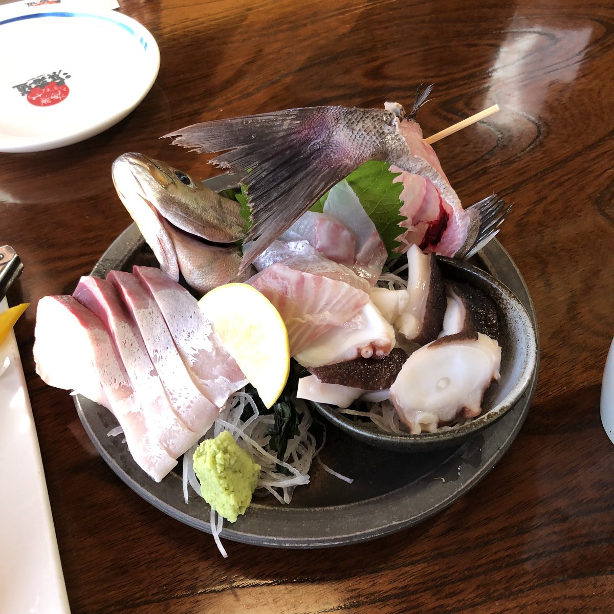 riodesuka's tweet photo. 今日はお誕生日をお祝いしてもら���に美味しいものを食べてきました😋❤️

大好きな人たちと食べるごはんが
いちばん幸せです☺️
無事に歳をとれたことと
産まれてこれてことに感謝✨

37歳ものびのび生きるぞ〜❣️ https://t.co/9bCFOZ9h4z
