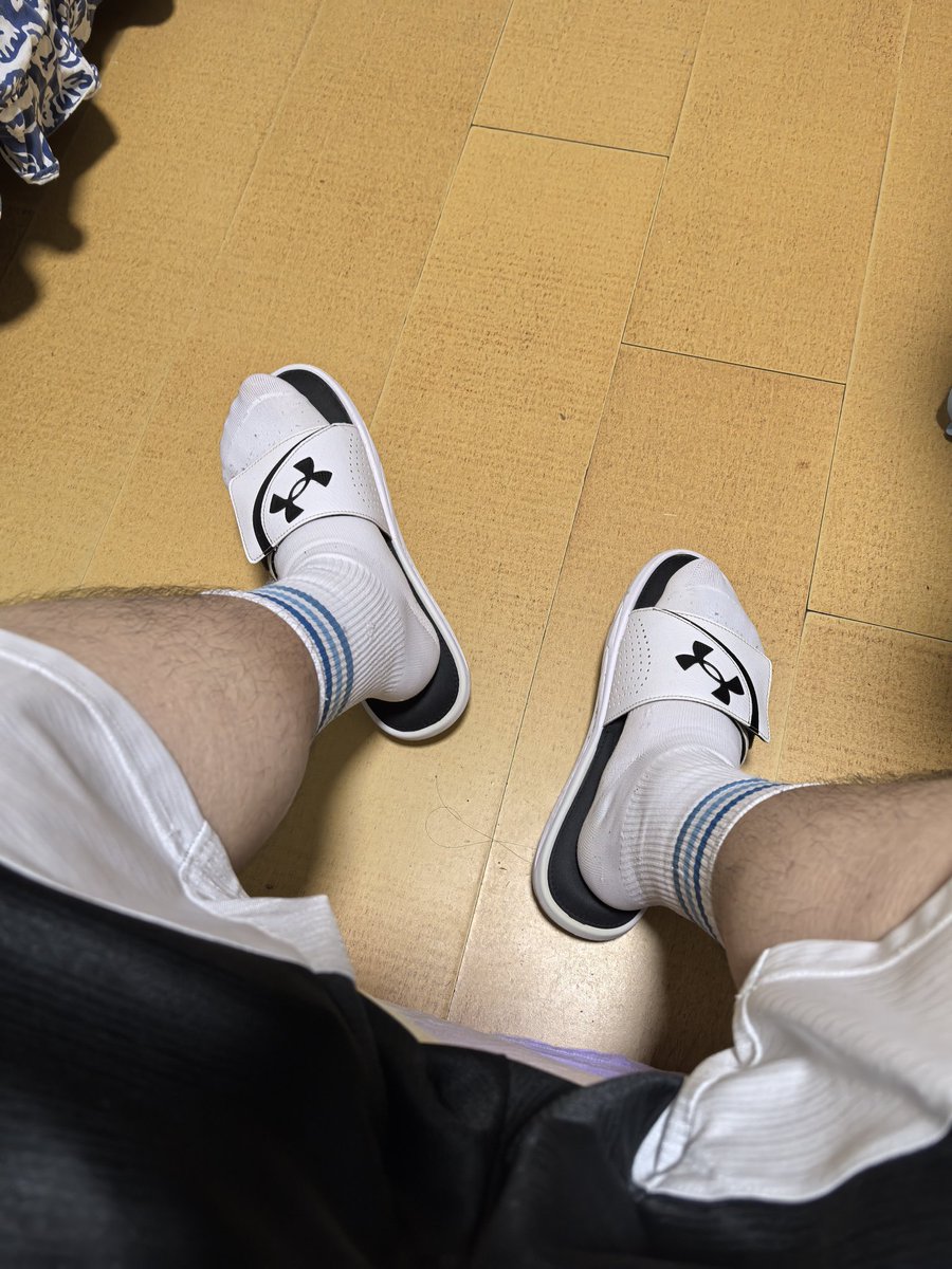 tigerjixiansen's tweet photo. 骚狗。就是老子脚下的玩具。 https://t.co/VLLz5GtxAO