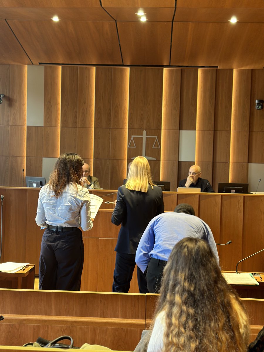 🧑‍⚖️ [Procès simulés] 
Après-midi inoubliable pour nos étudiants de Mastère 2 qui ont eu la chance de plaider dans le cadre de notre atelier "Procès simulé" à la Chambre internationale du Tribunal de commerce de Paris.

Merci aux juges pour leurs disponibilités.