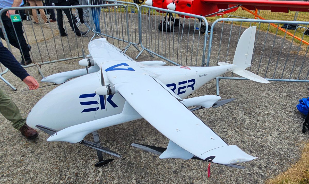 flight3sixty's tweet photo. Farnborough 2024 - Day 2

🛩️⚔️📍📷

https://t.co/5sGjZiTOoe 

#avgeek #aviation #aircraft #drone #uas #military #defence #fia #fia2024 https://t.co/zP6dl7Pmft