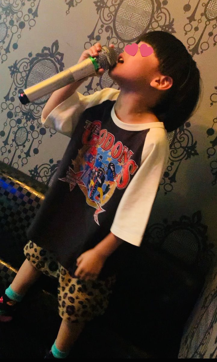 akari6966's tweet photo. @saast0211 ムロフェス初日！5歳の息子も楽しんでました！
最高の時間をありがとうございました♩
配信見て興奮→カラオケで最終列車爆唱です。。 https://t.co/RxxG4srF4b