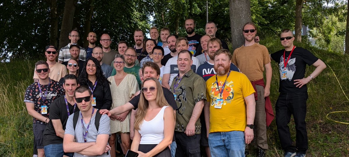 Nissthree's tweet image. ESA minigolf