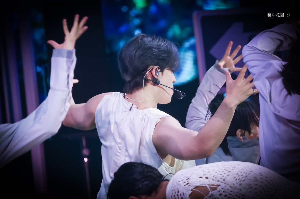 GARDEN_08_'s tweet photo. 240723  CARAT LAND

#SCOUPS  #에스쿱스 
#승철 #최승철 #エスクプス 
#세븐틴       #SEVENTEEN https://t.co/I6vsdanmfv