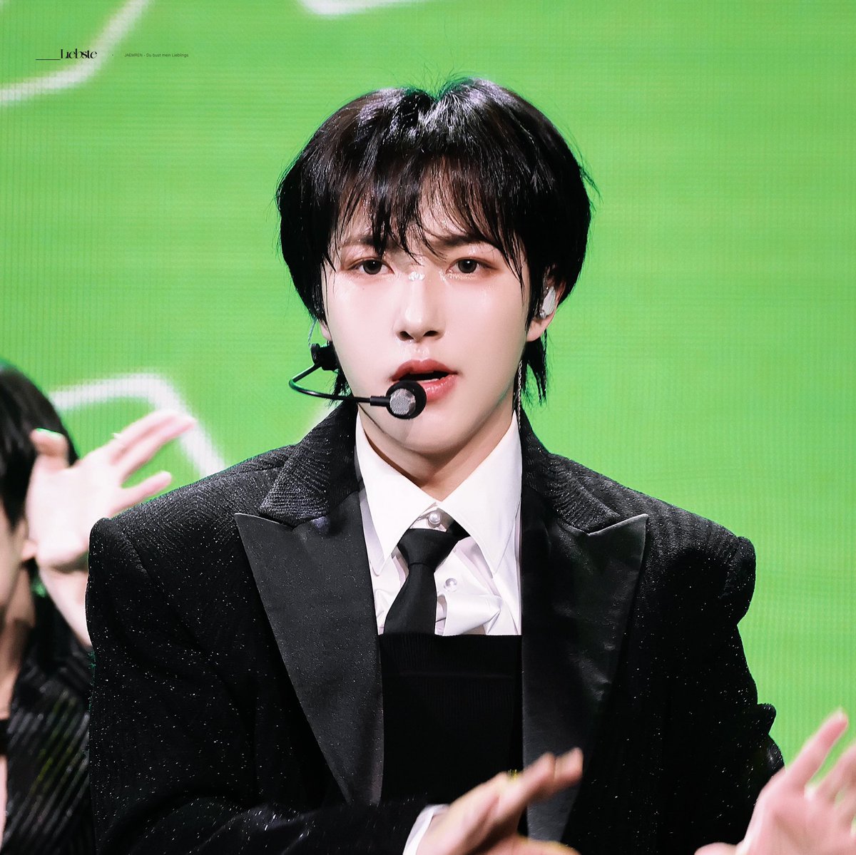 지지 tweet media