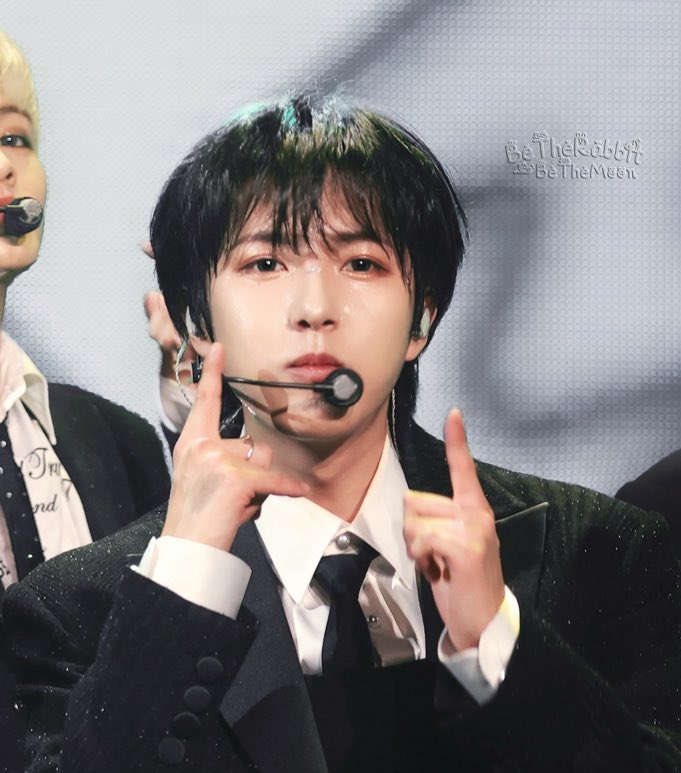 지지 tweet media
