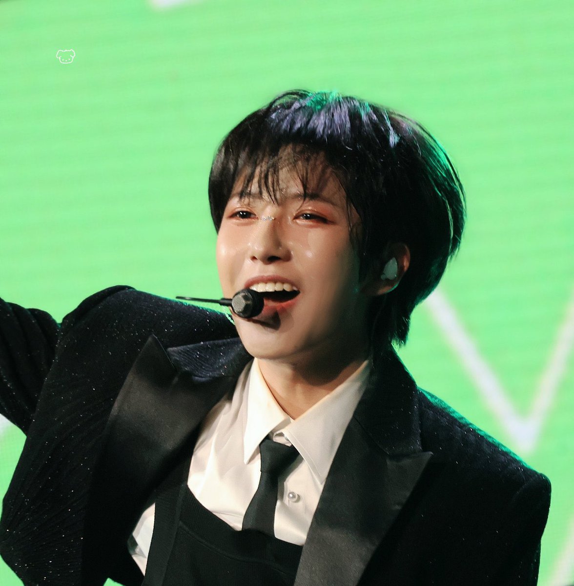 지지 tweet media