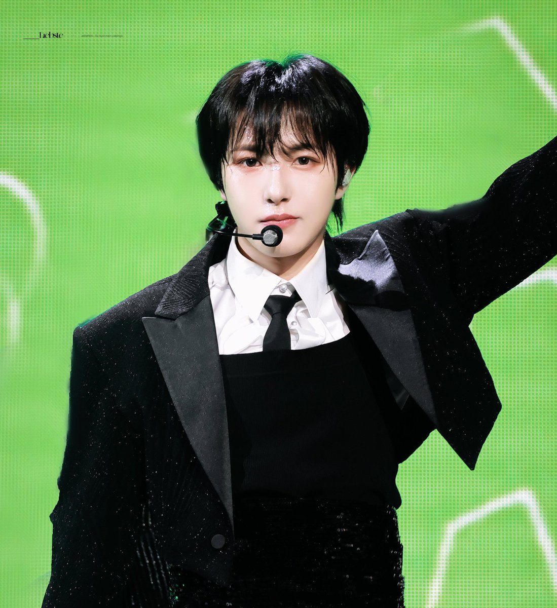 지지 tweet media