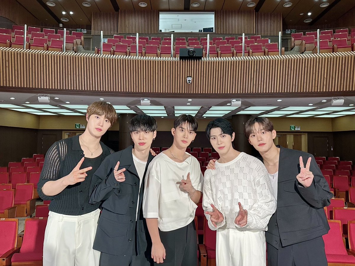 CIX_Official's tweet photo. ♡𝙲𝙸𝚇 𝟻𝚝𝚑 𝙳𝙴𝙱𝚄𝚃 𝙰𝚗𝚗𝚒𝚟𝚎𝚛𝚜𝚊𝚛𝚢♡

#CIX #씨아이엑스 #BX #승훈 #배진영 #용희 #현석 #CIX5thDebutAnniversary #CIX데뷔5주년 #2024FIXWEEK #픽스위크 https://t.co/xCrJEykaxm