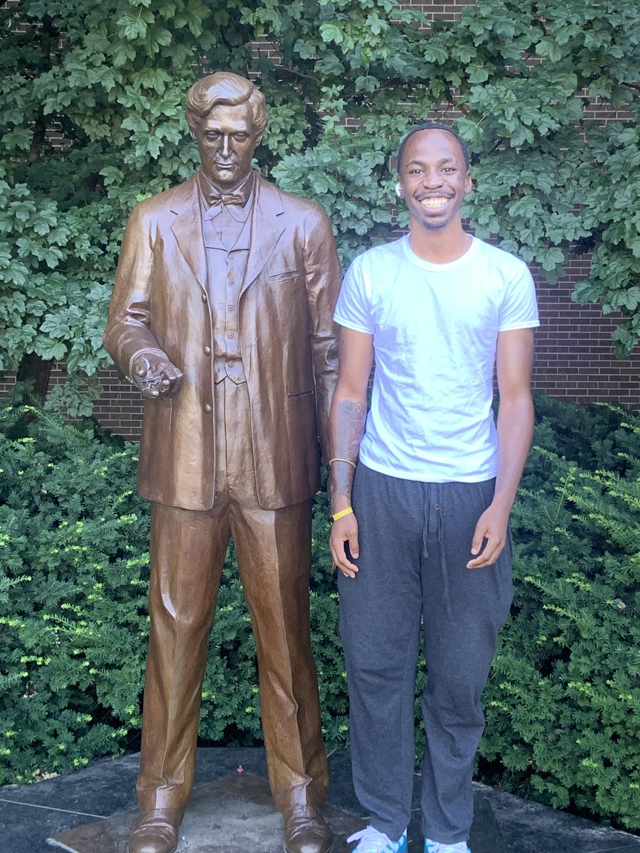 Cornelius Barry (@plantgenmsu) on Twitter photo Very happy to introduce Plant Genomics <a href="/michiganstateu/">MSU</a> #REU intern Davion "Eli" Simpson from <a href="/ECSU/">Elizabeth City State University</a> - Eli is investigating salt stress responses in #strawberry with <a href="/ProteinUniverse/">Patrick P. Edger</a> <a href="/HorticultureMSU/">MSU Horticulture</a> <a href="/MSUAgBio/">MSU AgBioResearch</a> Very happy to introduce Plant Genomics <a href="/michiganstateu/">MSU</a> #REU intern Davion "Eli" Simpson from <a href="/ECSU/">Elizabeth City State University</a> - Eli is investigating salt stress responses in #strawberry with <a href="/ProteinUniverse/">Patrick P. Edger</a> <a href="/HorticultureMSU/">MSU Horticulture</a> <a href="/MSUAgBio/">MSU AgBioResearch</a>
