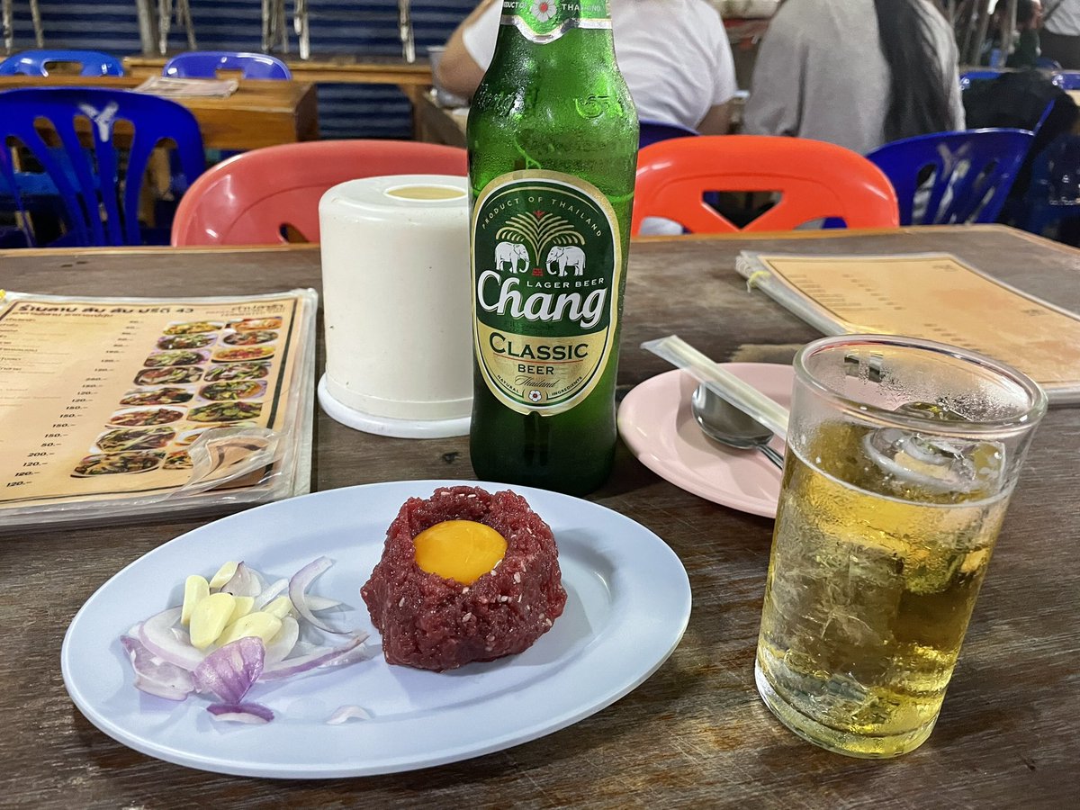 タイラストナイトは牛肉ユッケ。
ビワカフェ側から来たらスラムみたいなところ通った。
Googleマップもヤバいところ通らせてくれる。