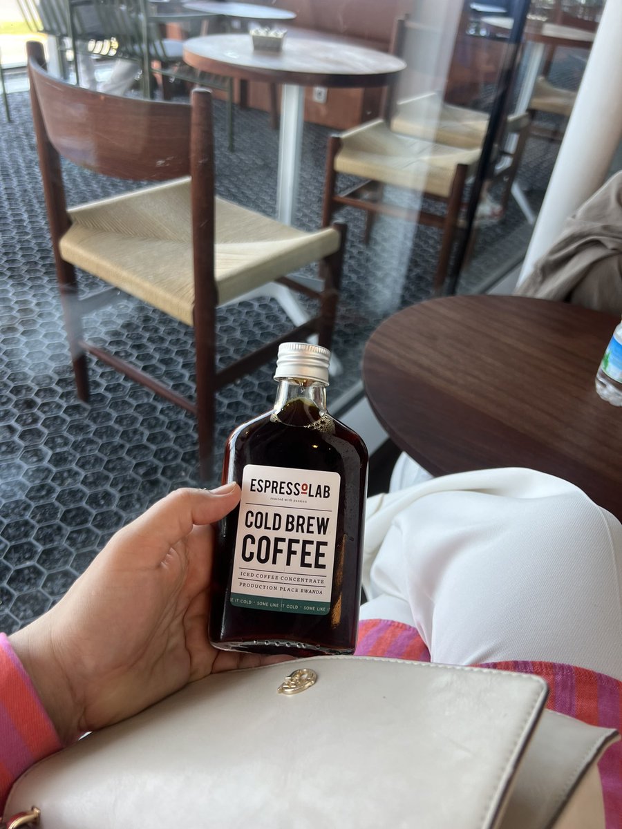 selalebulu's tweet photo. Akşama doğru damardan kahve versiyonunu deneyeceğim belki keser 🤭☕️ #flyinn https://t.co/nfTcm10TY3