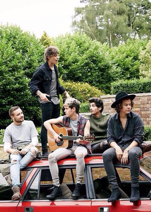 niallsriverbend's tweet image. the four photoshoot will forever be one of my favorites🤍

#14YearsOf1D #14YearsOfOneDirection
