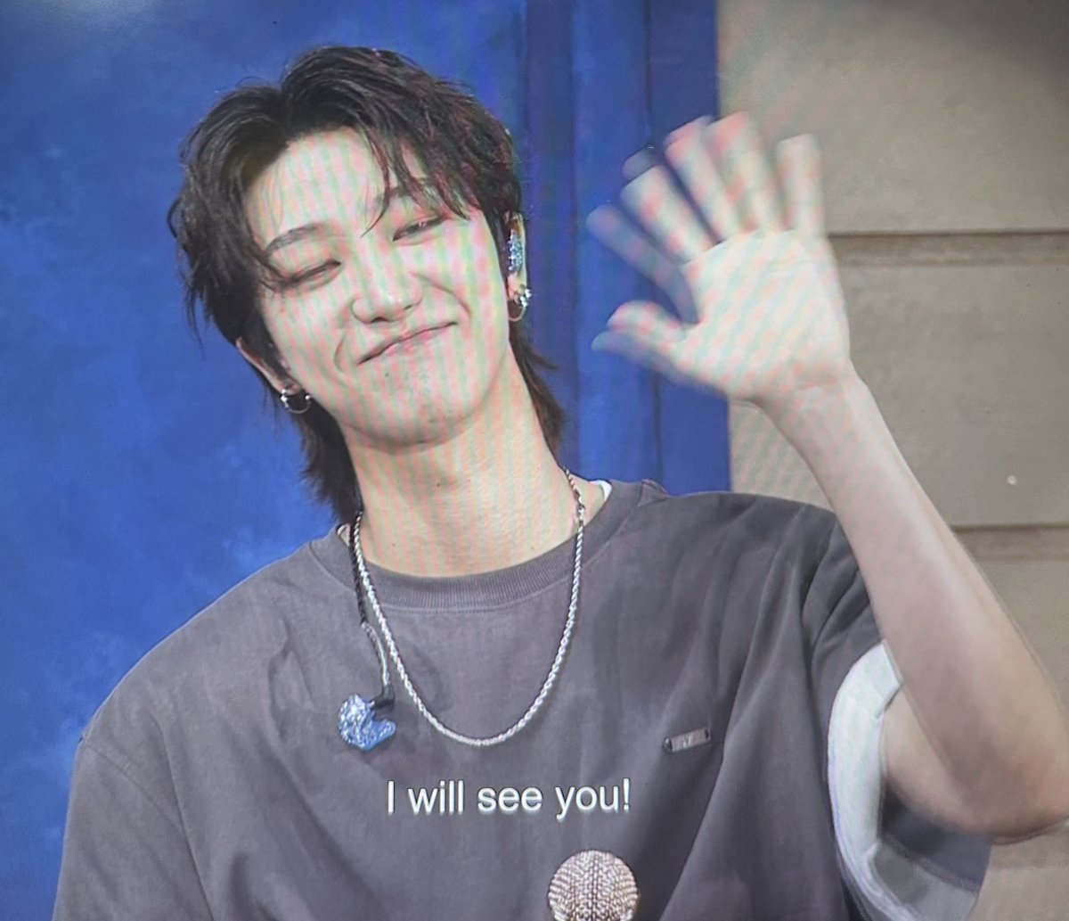 🐸: “we love each other so we will meet someday. i know it. i will see you, even if you’re far, we’ll see each other”

— minghao 😭🤍