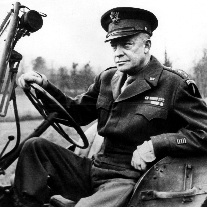 전쟁 스릴러 <Pressure>에 <더 웨일>의 브랜든 프레이저가 드와이트 D. 아이젠하워 역으로 출연. 노르망디 상륙작전의 중요한 기상 정보를 보고하는...