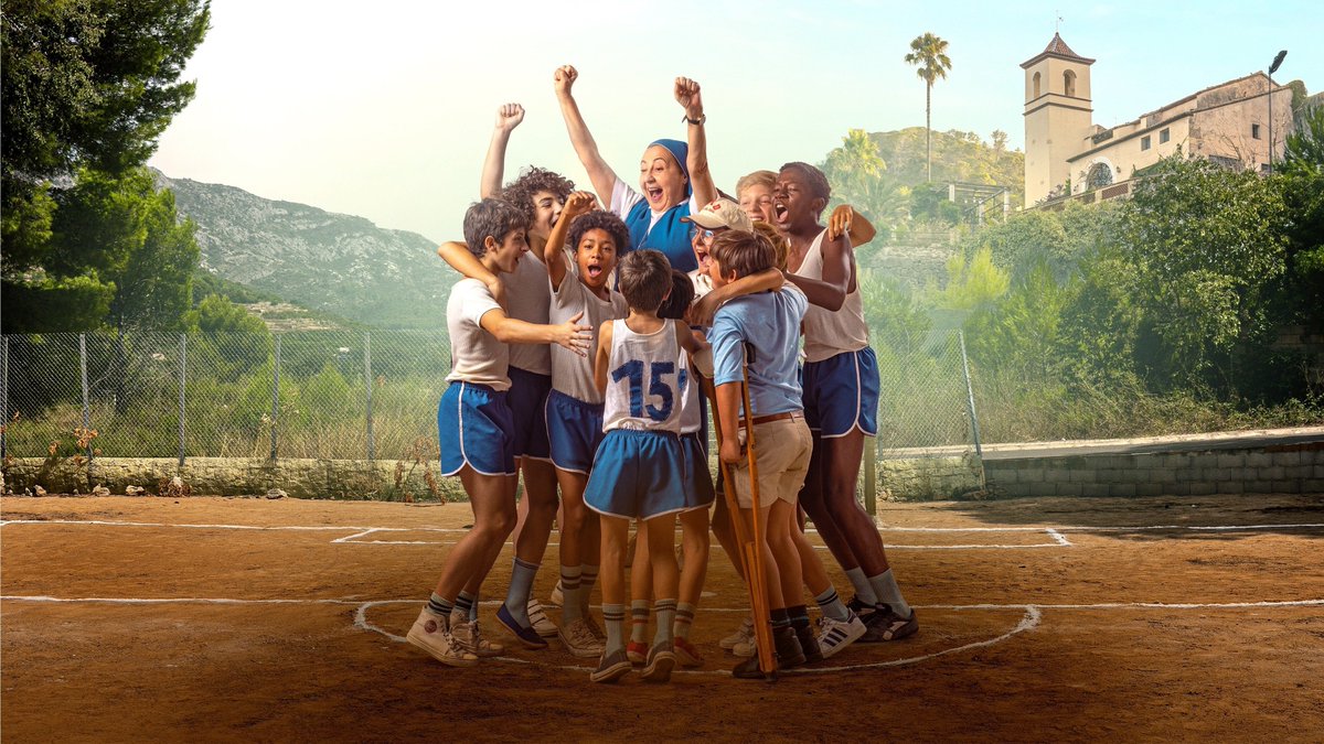 La1_tve's tweet photo. Acércate a El Parral, un orfanato amenazado de cierre y descubre como el fútbol puede crear una gran familia... ⚽️ 

'Llenos de gracia' este jueves a las 22.55h en La 1. https://t.co/pbW3fUlQQM