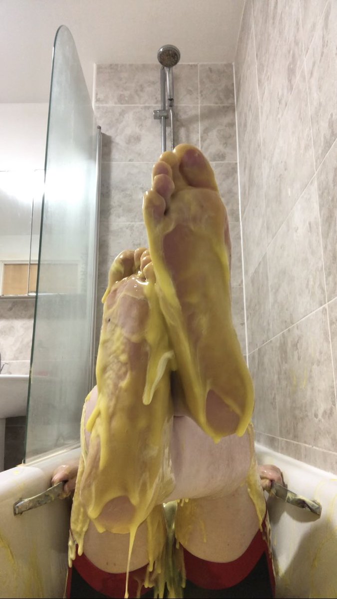jbarefootj's tweet photo. Cooled off in this heat with some nice sloppy yellow gunge this morning 💛

#gunge #wam #wetandmessy #messyfeet #gaywam #gaygunge https://t.co/WJ884UBbbo