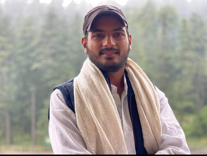 parbhusaini51's tweet photo. ट्विटर पर सभी की मदद करने वाले अजीज मित्र @PRMundru जी के #X पर #83K #फॉलोअर्स का परिवार होने पर बधाई एवं शुभकामनाएं 😍❤ https://t.co/BAAcGGHFd3