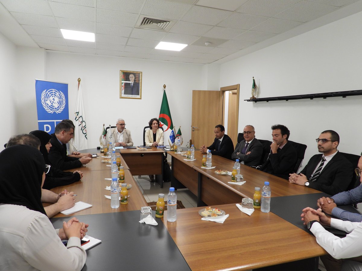 PNUDAlgerie's tweet photo. Soutenir l'efficacité énergétique et l'innovation pour une transition durable en 🇩🇿 est le nouveau projet de 🤝  signé ce matin 23 juillet entre l'#APRUE - Ministère de l'Energie et des Mines et le #PNUD en Algérie.
@pnudfr @UNDPArabic @UNALGERIA https://t.co/87Dffj3TaI