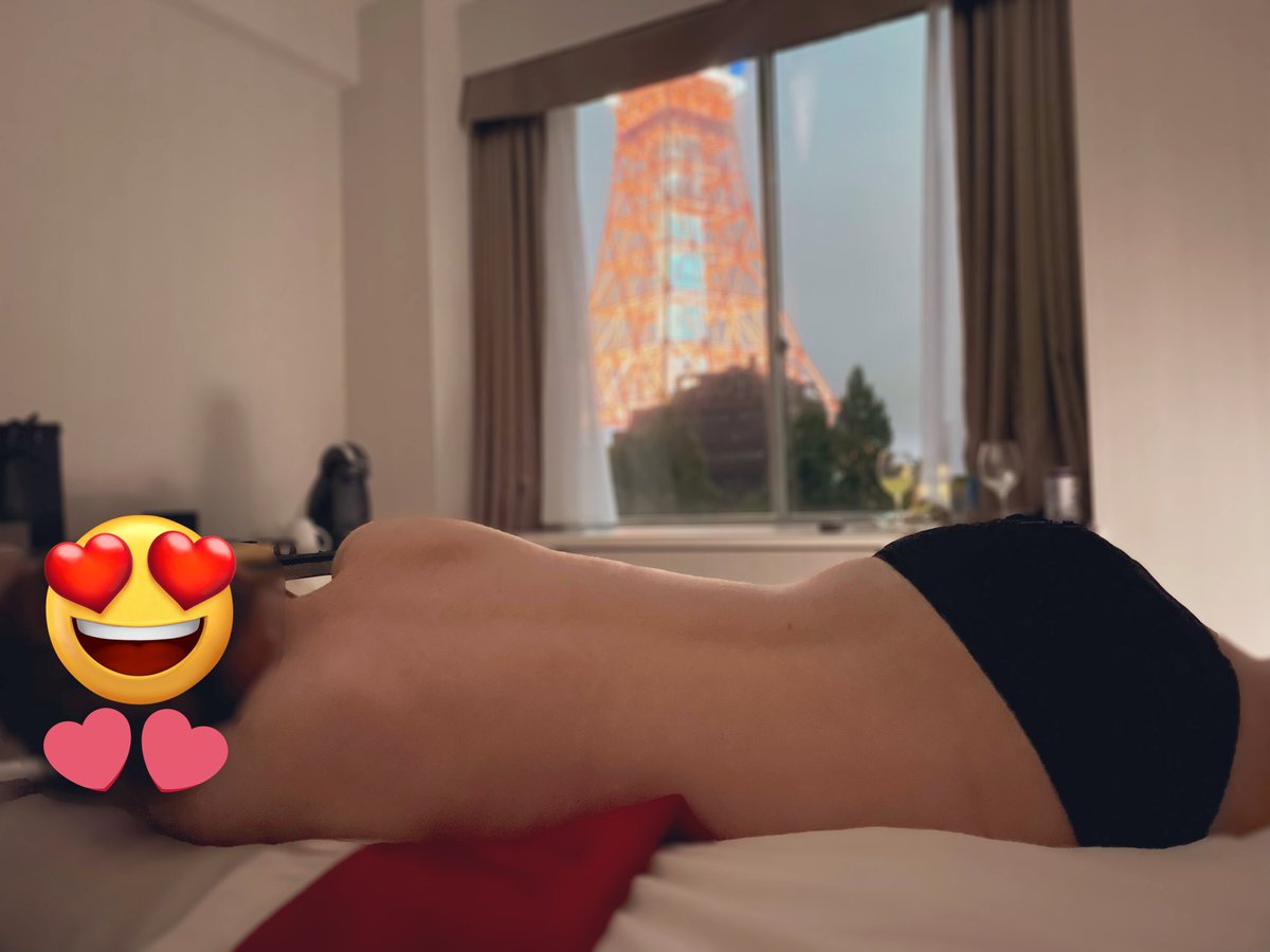 Neto_yome_'s tweet photo. 久しぶりの東京へ🗼

この前、初めてシゴくように

小便をしている男性を真横で見ました

こちらに丸見えで、極太のものだったので

あれが嫁ちゃんの後ろから入ったらと

想像してしまった😂

#東京タワー
#嫁ちゃんと、ときどきわたし
#生理まえ😢 https://t.co/AIgy0mQkO3