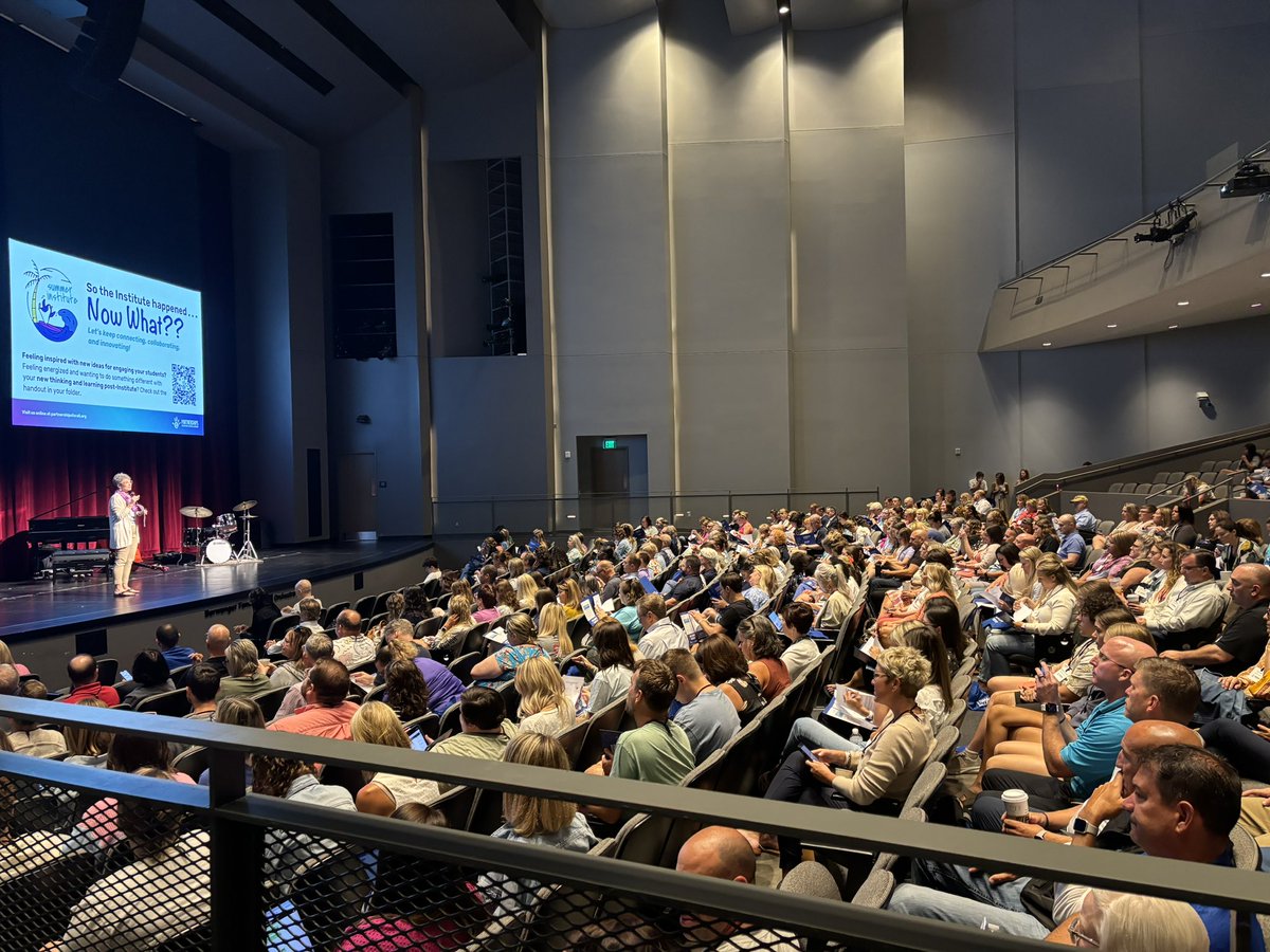 Hunt_EdLeader's tweet image. 400 Educators committed to creating authentic learning experiences have arrived at UA Schools!! #summerinstitute2024 #authenticlearning