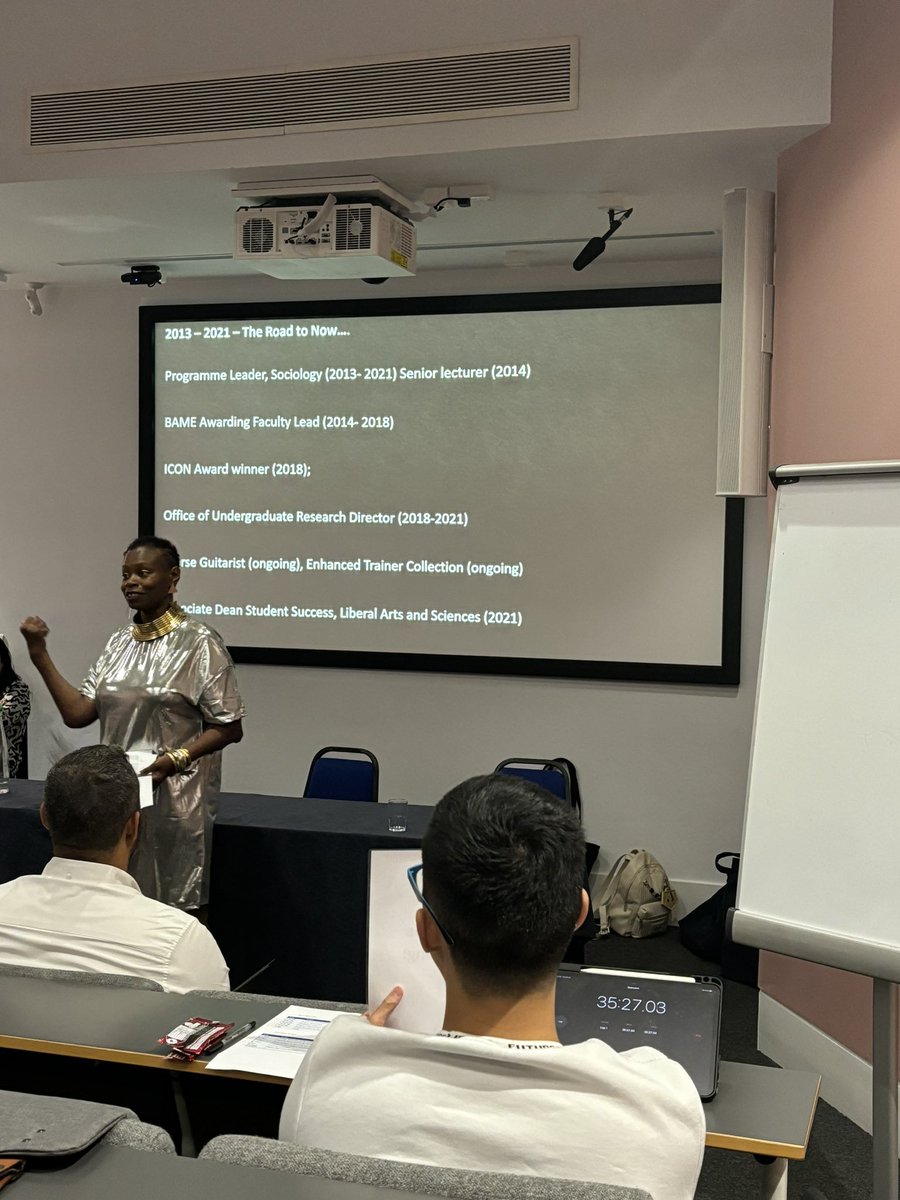 AlwinP13's tweet photo. A phenomenal day of discussions and insights with three trailblazers in their career. @JasmineMbye @Steven_Henry_ @louisekwarteng lessons from the @BritishArmy @UKCivilService and experiences of authentic leaders. #LEAPintoLeadership @Minervasearch @UniofGreenwich #change #D&amp;I https://t.co/PJwapSODGz