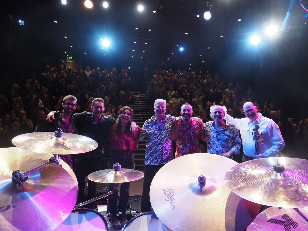 MeltingVinyl's tweet image. New show announcement 🎉 
Hejira Celebrating Joni Mitchell play @Quarterhouse_UK on Thurs 28th Nov - a 7-piece band honouring the masterpiece works of Joni Mitchell, mostly from the late ‘70s. 
.
#jonimitchell #TheHissingofSummerLawns #Hejira #Mingus #jazz #souljazz #folkestone