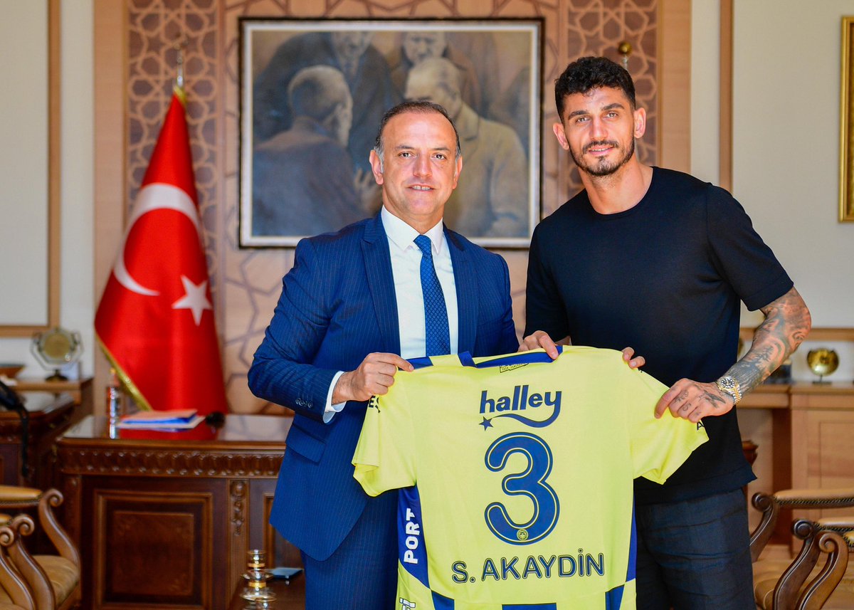 Sancaktepe’de yetişen Milli futbolcumuz,   komşumuz Samet Akaydın’a ziyaretinden dolayı teşekkür ederim.