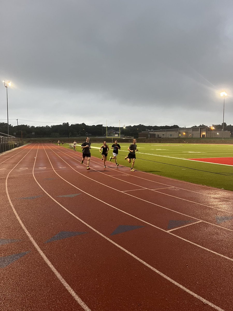 A little rain won’t stop Harker Heights Cross Country Team from working out! Great tempo run this am! Expecting big this season.