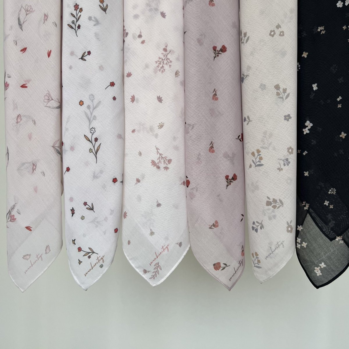 ElisaLiyana's tweet photo. RM29 for this cute bawal printed? Count me in 🤝🏻🌸🤍 https://t.co/oYTO9XBjNf