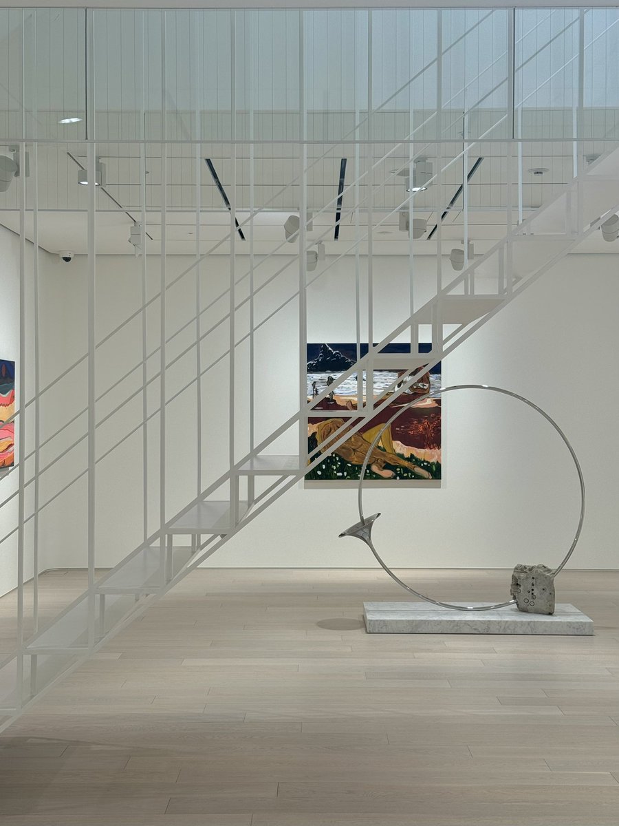 YoungdaeSong's tweet photo. 藤本さんの Pace Gallery Tokyo in Azabudai Hills
Floating staircase is softly leading into the next sequence
#藤本壮介
#SouFujimoto
#PaceGallery https://t.co/jpbxBZGHfN